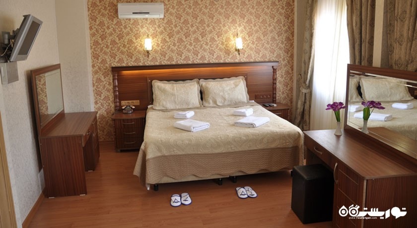 تخت بزرگ اتاق استاندارد تریپل